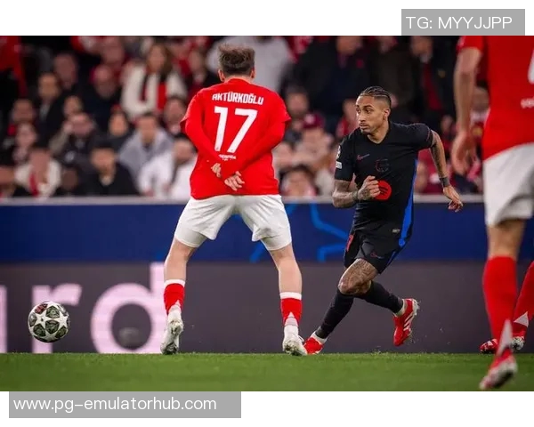 中超精彩对决AC米兰绝杀巴萨引发争议判罚全场沸腾