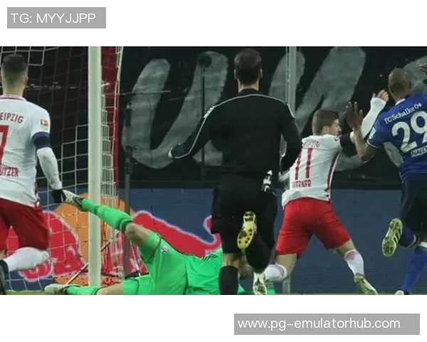 莱比锡友谊赛大胜里昂四球引发争议判罚全场沸腾