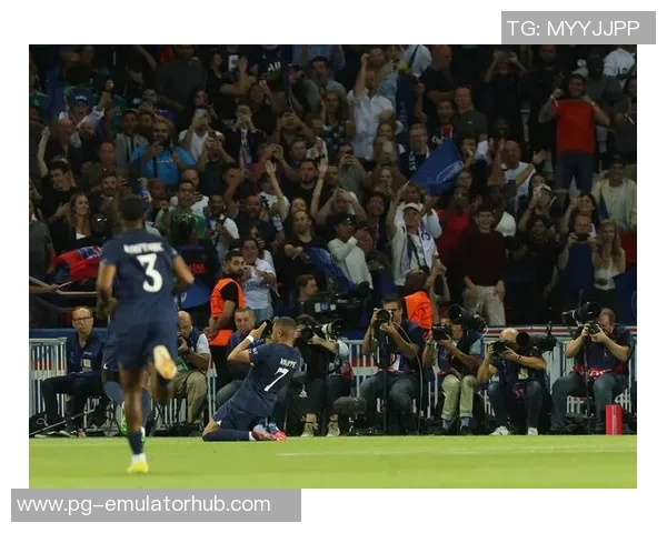 国王杯激战巴黎圣日耳曼与热刺平局红牌事件引发全场热议与十大精彩进球回顾