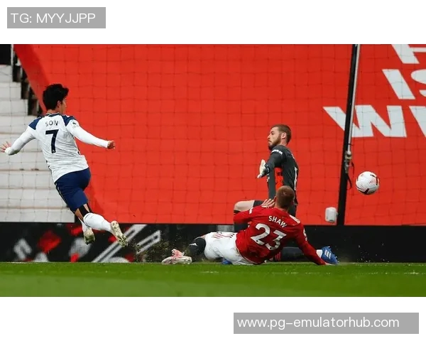 英超焦点战国米3-0热刺红牌争议引发全场热议